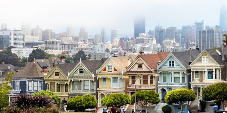 Top 10 Quotes by Famous Leaders to Inspire Your Leadership Journey